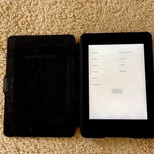Barely Used Amazon Kindle Paperwhite 3 - G090G1